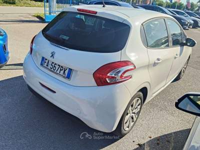 Peugeot 208 208 5p 1.4 hdi 8v Active 5 p targa FA567PK Bianco usata Basiliano