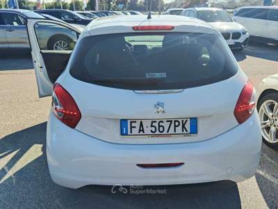 Peugeot 208 208 5p 1.4 hdi 8v Active 5 p targa FA567PK Bianco usata Basiliano