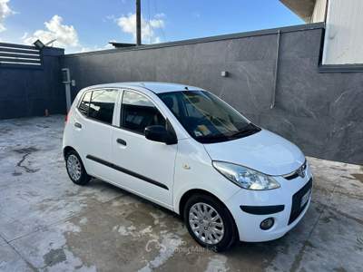 Hyundai i10  Bianco usata Giugliano in Campania