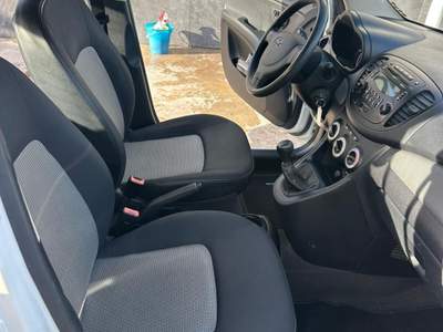 Hyundai i10  Bianco usata Giugliano in Campania