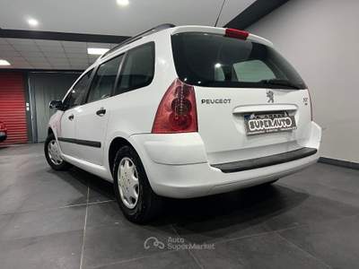 Peugeot 307 1.4 HDi 75 cv  SW Bianco usata Atena lucana