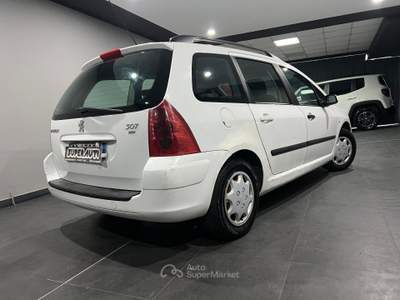 Peugeot 307 1.4 HDi 75 cv  SW Bianco usata Atena lucana