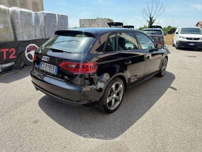 Audi A3 SPB 1.6 TDI 105 CV Ambiente S TRONIC Nero usata Venezia