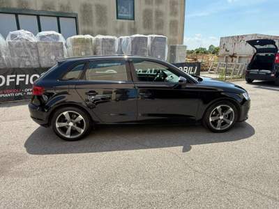 Audi A3 SPB 1.6 TDI 105 CV Ambiente S TRONIC Nero usata Venezia