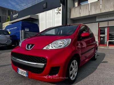 Peugeot 107  1.0 12v Active (plaisir) 5p FL Rosso usata Casalserugo
