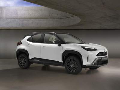 Toyota Yaris Cross 1.5 Hybrid 5p. E-CVT Active Bianco usata Cadrezzate con Osmate