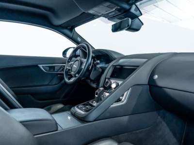 Jaguar F-Type 5.0 V8 450 CV aut AWD Coupé R-Dynamic usata Venezia