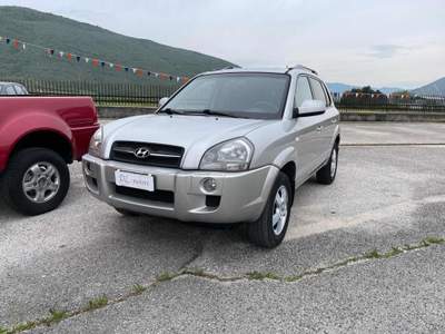 Hyundai Tucson 2.0 CRDi 4WD VGT Dynamic CON ROTTAMAZIONE Argento usata Scurcola Marsicana