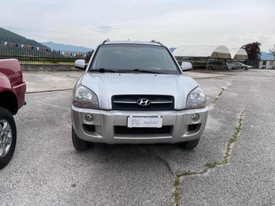 Hyundai Tucson 2.0 CRDi 4WD VGT Dynamic CON ROTTAMAZIONE Argento usata Scurcola Marsicana