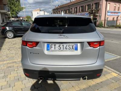 Jaguar F-Pace 2.0 D 240 CV AWD aut. R-Sport NAVI-CAM-LED-PANO-20 Argento usata Alba