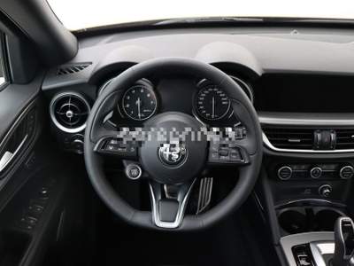 Alfa Romeo Giulia 2.0 Turbo 280 CV AT8 AWD Q4 Veloce Oro usata Castelnuovo Rangone
