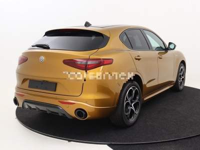Alfa Romeo Giulia 2.0 Turbo 280 CV AT8 AWD Q4 Veloce Oro usata Castelnuovo Rangone