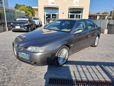 Alfa Romeo 166