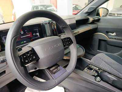 Lancia Ypsilon