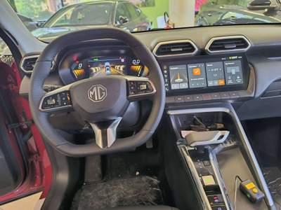 MG ZS