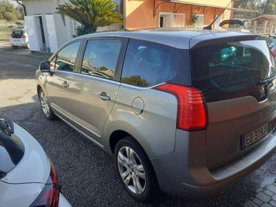 Peugeot 5008  Marrone usata Pignataro Interamna