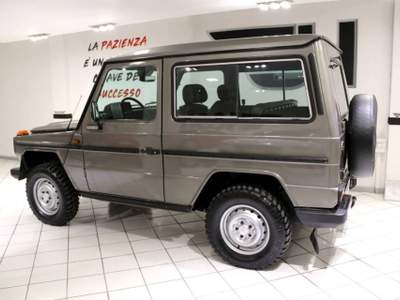 Mercedes-Benz Classe G GD 250 SW corto Targa Oro Gancio traino Grigio usata Viterbo
