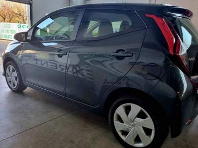Toyota Aygo 1.0 x-play 72cv Grigio usata San Giuliano Milanese