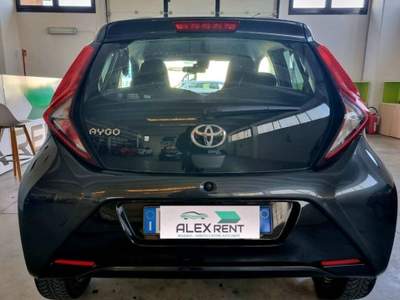 Toyota Aygo 1.0 x-play 72cv Grigio usata San Giuliano Milanese