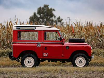 Land Rover Defender 88 DIESEL 7 POSTI AUTOVETTURA Rosso usata Cremosano