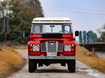 Land Rover Defender 88 DIESEL 7 POSTI AUTOVETTURA Rosso usata Cremosano