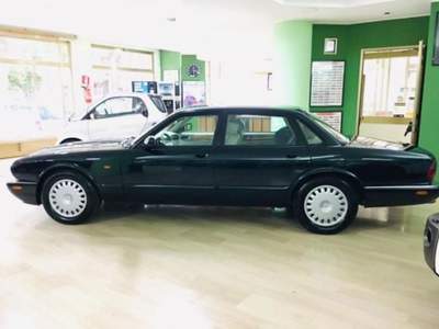 Jaguar XJ8 3.2 cat Verde usata Morano Calabro