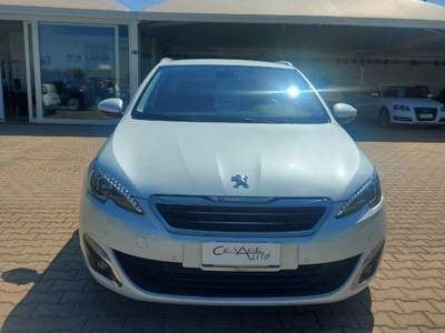Peugeot 308  SW 2.0 bluehdi 16v Business s&s 150cv Bianco usata Fasano