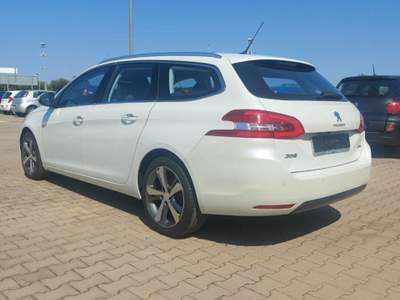 Peugeot 308  SW 2.0 bluehdi 16v Business s&s 150cv Bianco usata Fasano