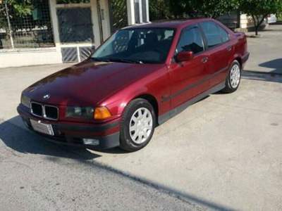 BMW Serie 3 318i 318i 4 porte Europa Lilla usata Saviano