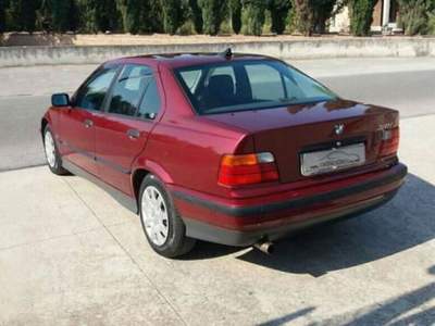 BMW Serie 3 318i 318i 4 porte Europa Lilla usata Saviano
