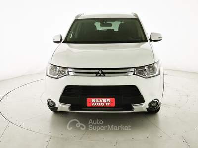 Mitsubishi Outlander 2.2 DI-D 4WD Instyle 5p. Bianco usata Crema