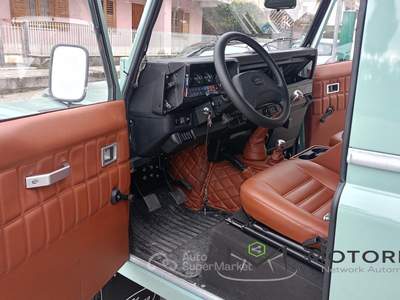 Land Rover Defender 90 2.5 Tdi 300 Heritage Style (ASI) Verde usata San Giorgio del Sannio