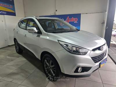 Hyundai ix35 1.7 CRDi 2WD Xpossible Argento usata ADRANO