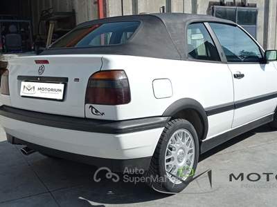 Volkswagen Golf 1.6 cat Classic Bianco usata San Giorgio del Sannio