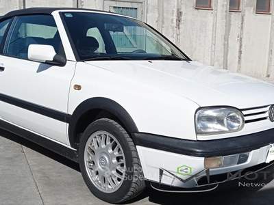 Volkswagen Golf 1.6 cat Classic Bianco usata San Giorgio del Sannio