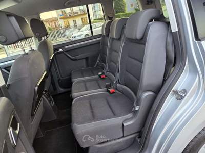 Volkswagen Touran Touran II  1.6 tdi Comfortline *7 POSTI* Grigio usata Pescantina