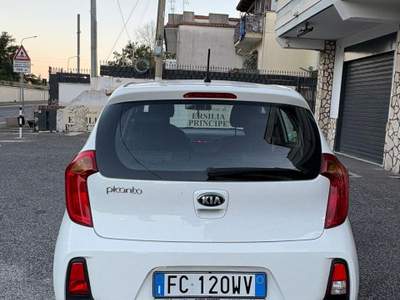 Kia Picanto Glam Bianco usata Pozzuoli