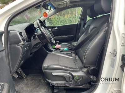 Kia Sportage 1.7 crdi Class Style Pack 2wd 115cv Bianco usata San Giorgio del Sannio