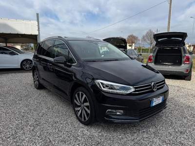 Volkswagen Touran  2.0 TDI 150 CV Highline BMT Nero usata Ponte di Piave