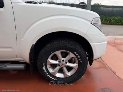 Nissan Navara Navara 2.5 dCi 4p. Double Cab LE Bianco usata TORRENOVA