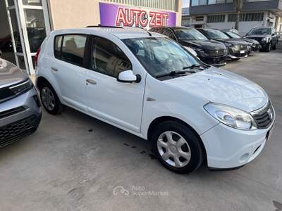 Dacia Sandero Lauréate Bianco usata Castellana Grotte