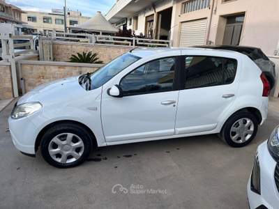 Dacia Sandero Lauréate Bianco usata Castellana Grotte