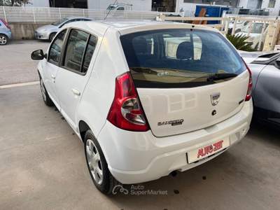 Dacia Sandero Lauréate Bianco usata Castellana Grotte