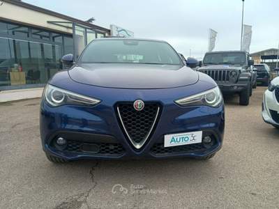 Alfa Romeo Stelvio AT8 Q4 Executive Blu/Azzurro usata Monopoli