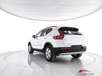 Volvo XC40 B3 Mild hybrid Benzina Essential Bianco usata Corciano