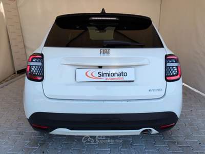 Fiat 600 Hybrid 100 CV DCT MHEV La Prima Bianco usata Resana