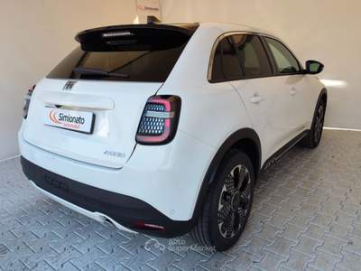Fiat 600 Hybrid 100 CV DCT MHEV La Prima Bianco usata Resana