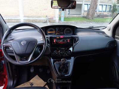 Lancia Ypsilon 85CV benzina\metano Ecochic Platinum Rosso usata Pozzuoli