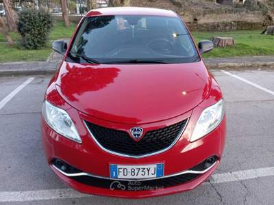 Lancia Ypsilon 85CV benzina\metano Ecochic Platinum Rosso usata Pozzuoli