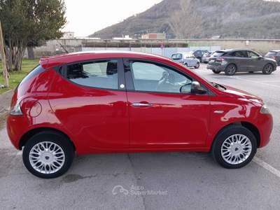 Lancia Ypsilon 85CV benzina\metano Ecochic Platinum Rosso usata Pozzuoli